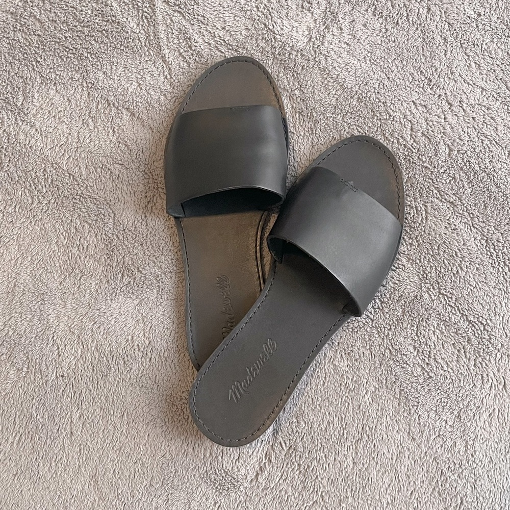 Madewell boardwalk slides black NWOT 7.5